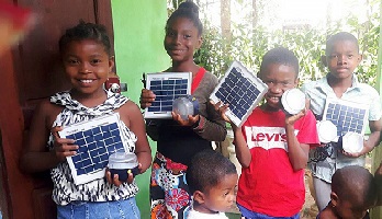 Madagascar lampes solaires Soltys